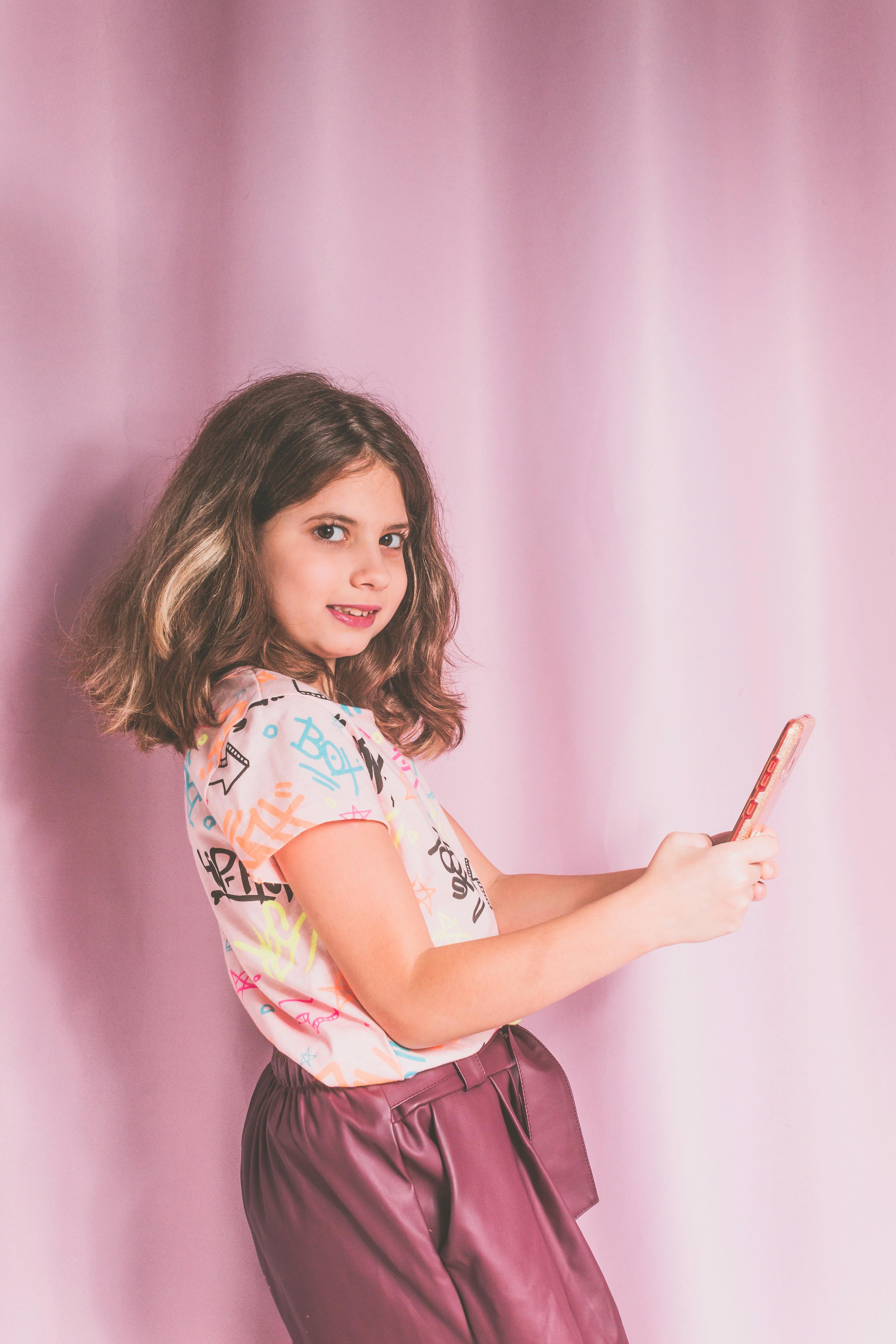 热播榜单封面：科幻氛围